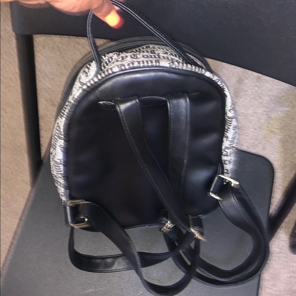 Black juicy couture backpack - Picture 2 of 3
